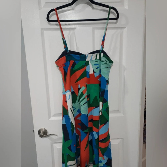 Ann Taylor Factory Multi-color Jungle Print Convertible Dress in Size 12P Petite - Picture 8 of 11